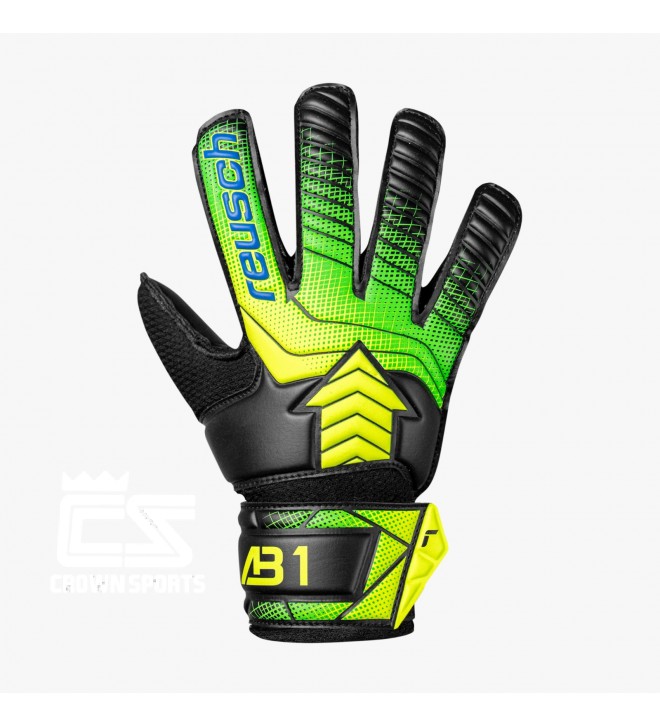 GOALKEEPER GLOVES